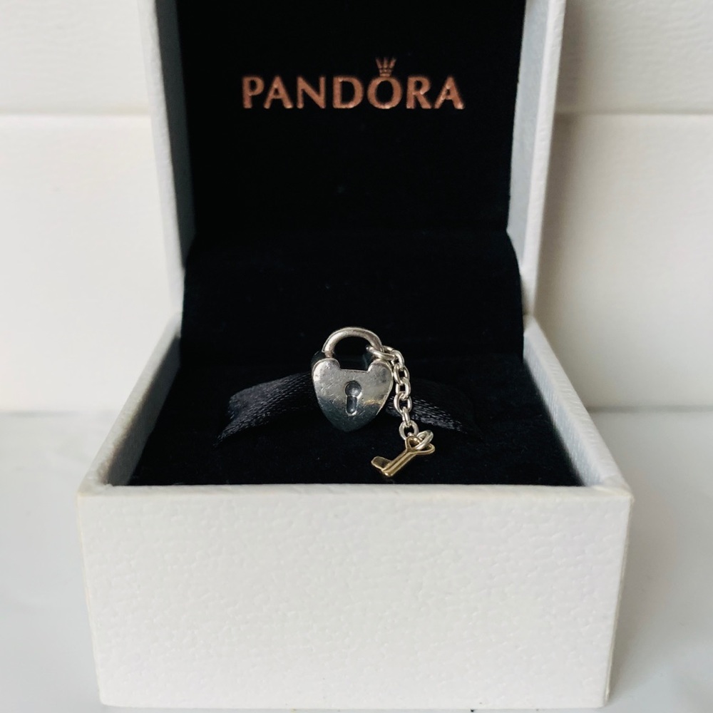 🔑PANDORA Key To My Heart